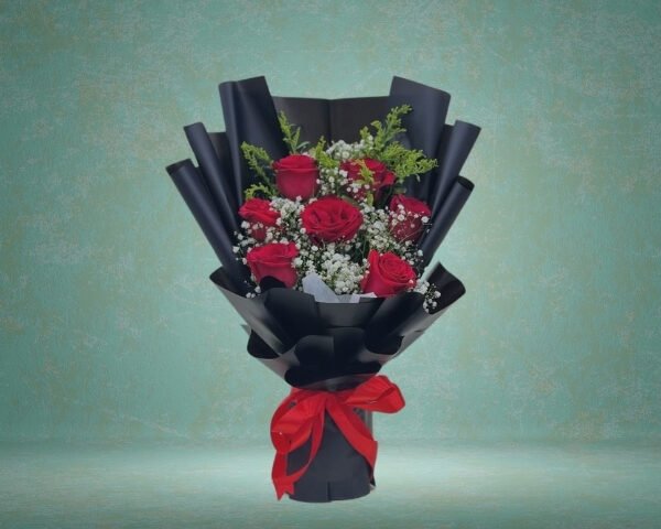 باقة ورد الجوري الحمراء الصغيرة